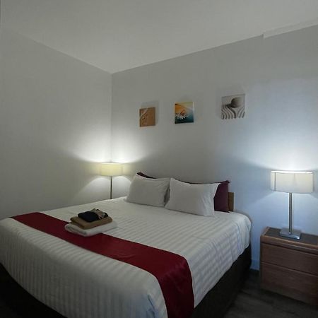 Sand Pebbles Inn Qualicum Beach Dış mekan fotoğraf