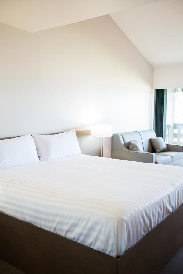 Sand Pebbles Inn Qualicum Beach Dış mekan fotoğraf