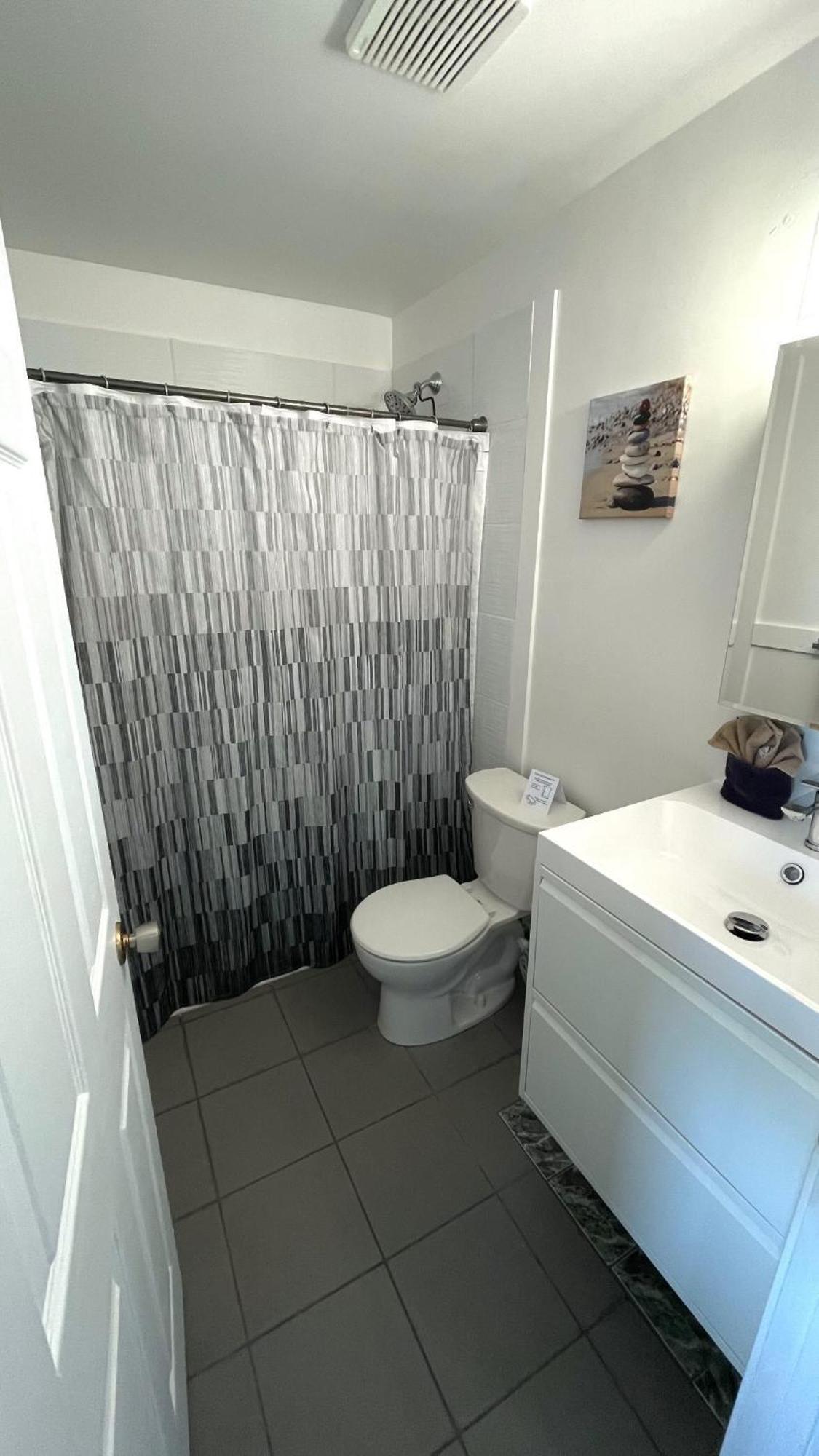 Sand Pebbles Inn Qualicum Beach Dış mekan fotoğraf