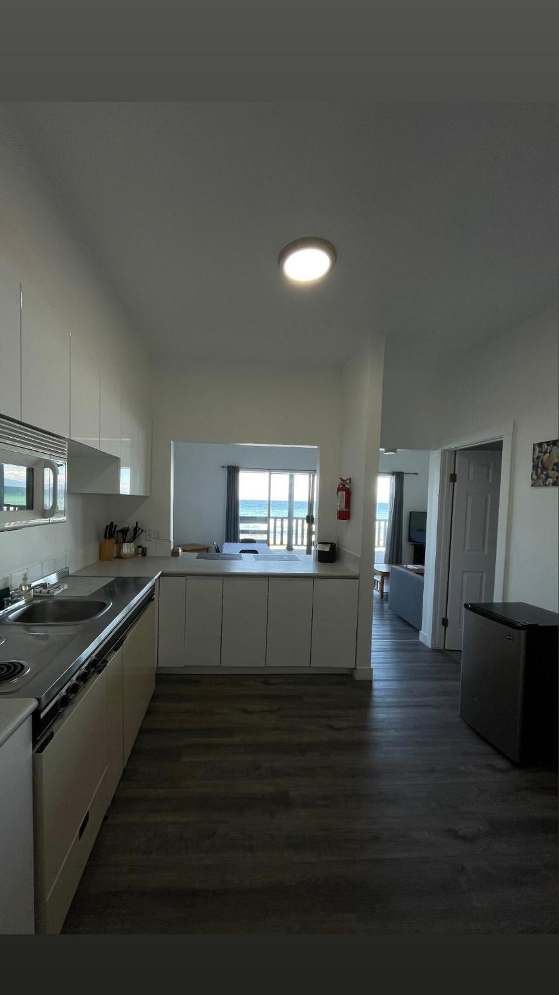Sand Pebbles Inn Qualicum Beach Dış mekan fotoğraf