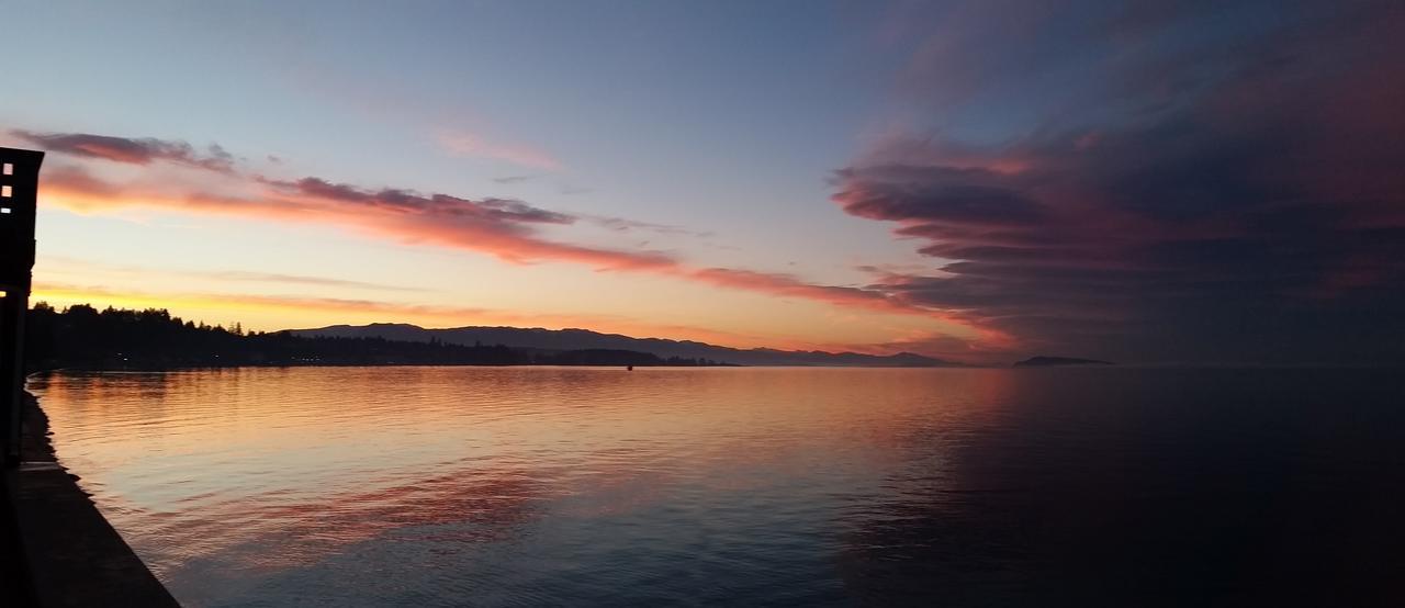 Sand Pebbles Inn Qualicum Beach Dış mekan fotoğraf