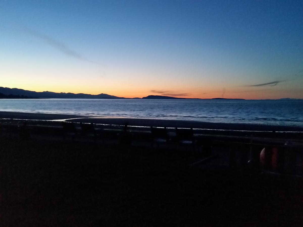 Sand Pebbles Inn Qualicum Beach Dış mekan fotoğraf