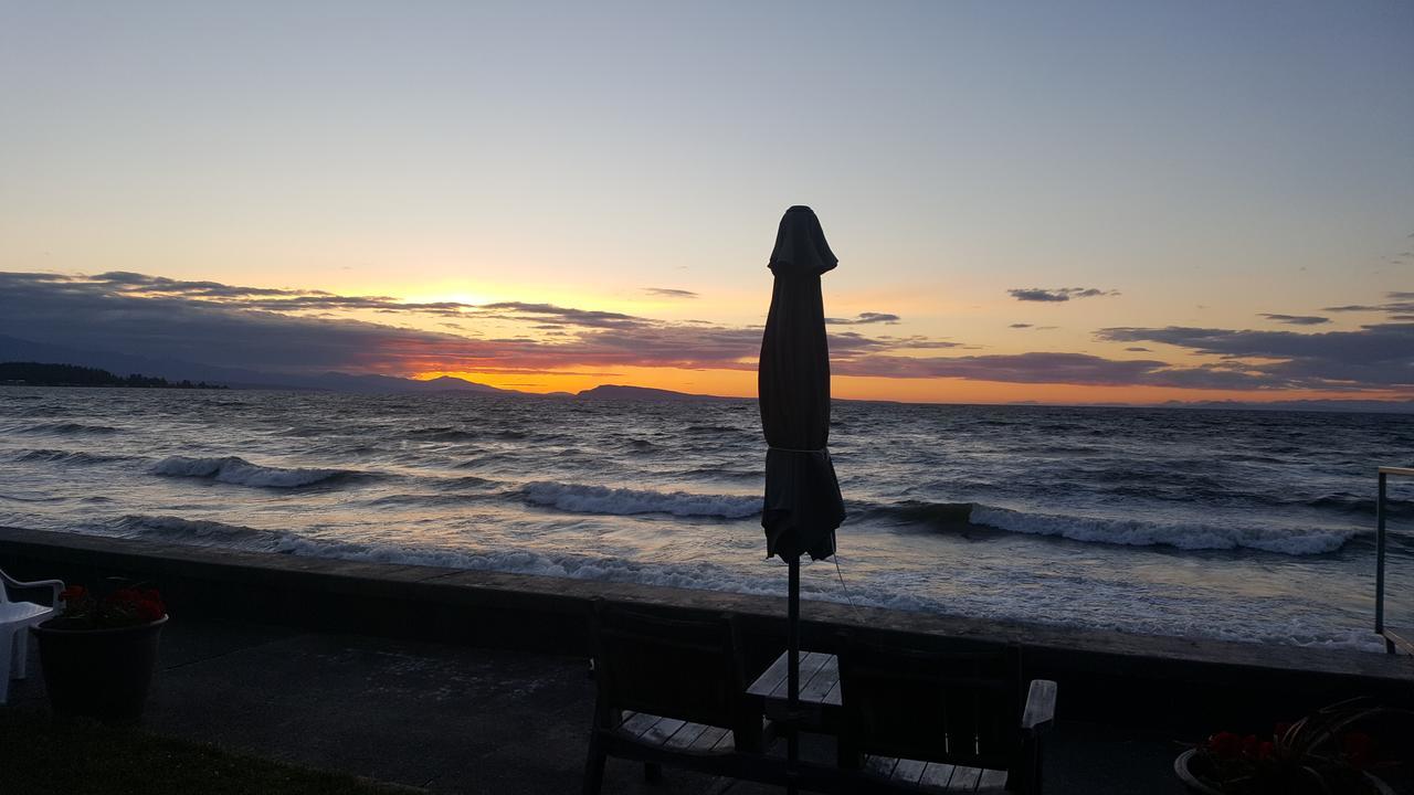Sand Pebbles Inn Qualicum Beach Dış mekan fotoğraf